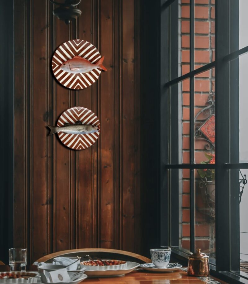 1299 Rond Visbord Spigola Bruin Gestreept bord 22cm
